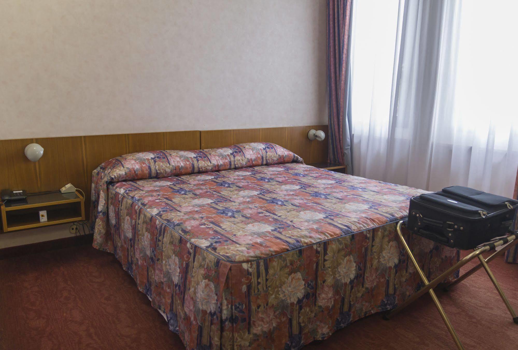 Hotel Pico Mirandola Exteriör bild